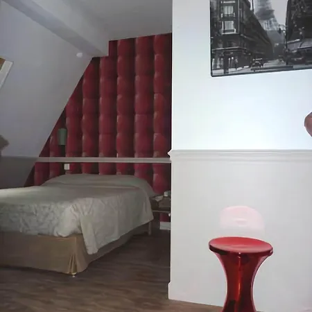 De La Cite Rougemont