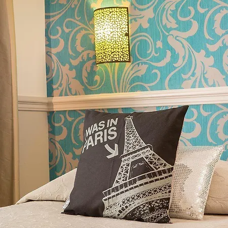 De La Cite Rougemont 2*