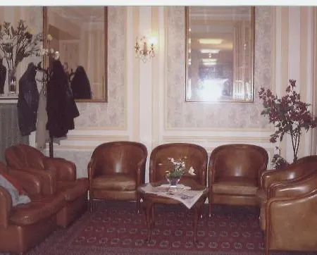 Отель De La Cite Rougemont 2*