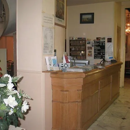 De La Cite Rougemont 2*