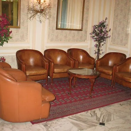 De La Cite Rougemont Отель Париж