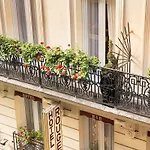 De La Cite Rougemont 2*