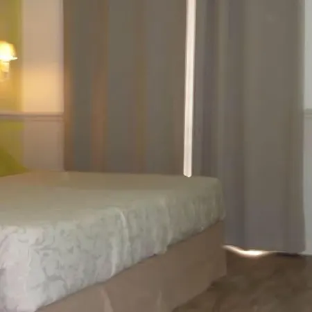 De La Cité Rougemont Hotel 2*