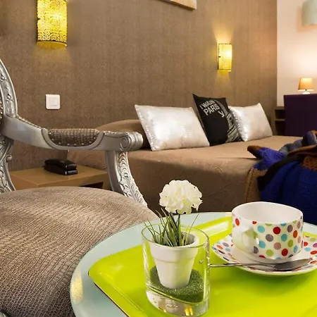 De La Cite Rougemont Hotel