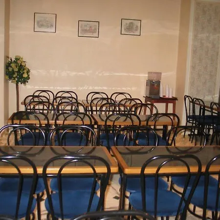 De La Cite Rougemont 2* Paris