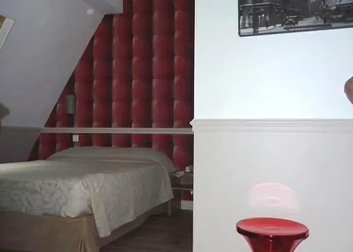 De La Cite Rougemont