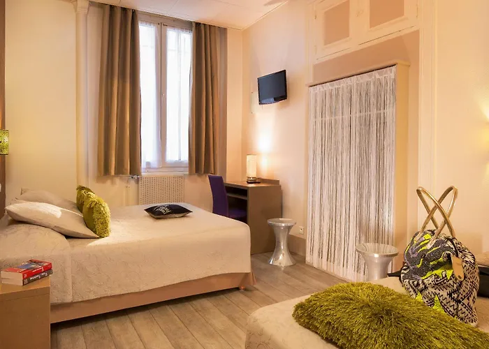 Hotell De La Cite Rougemont 2*