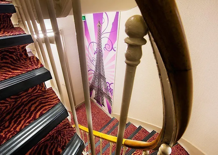 Hotell De La Cite Rougemont Paris