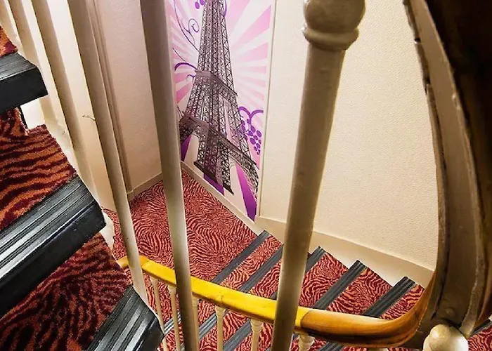 Hotell De La Cite Rougemont Paris