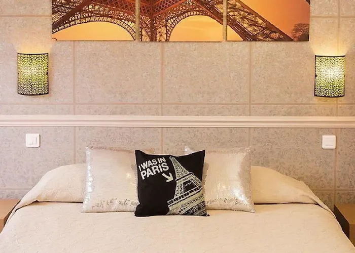 De La Cite Rougemont 2*