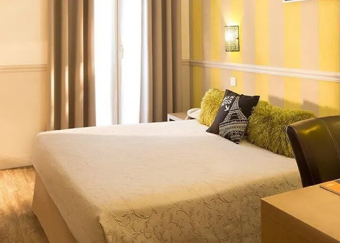 De La Cite Rougemont