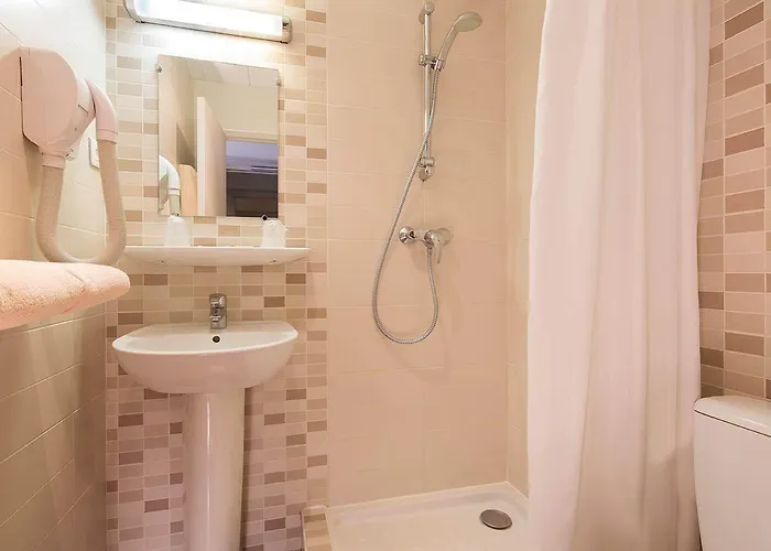 Hotell De La Cite Rougemont Paris