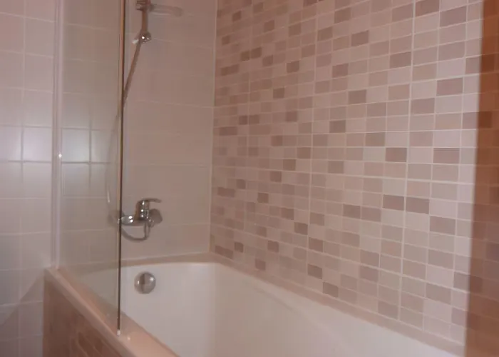 Hotell De La Cite Rougemont 2*