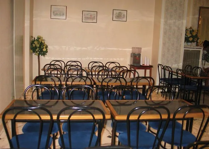 De La Cite Rougemont 2* Paris