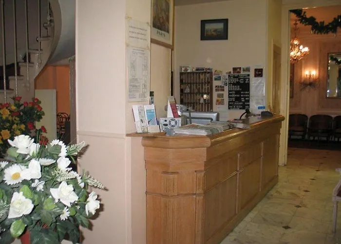 De La Cite Rougemont 2*