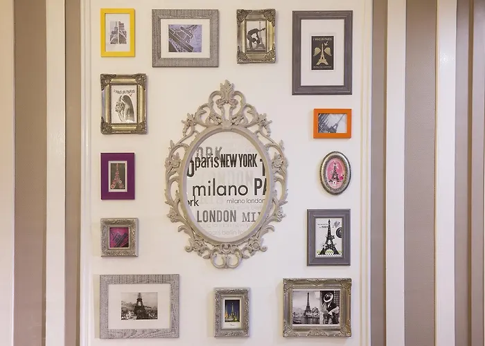 De La Cite Rougemont