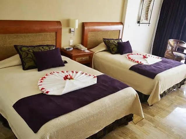 Hotell De La Cite Rougemont Paris