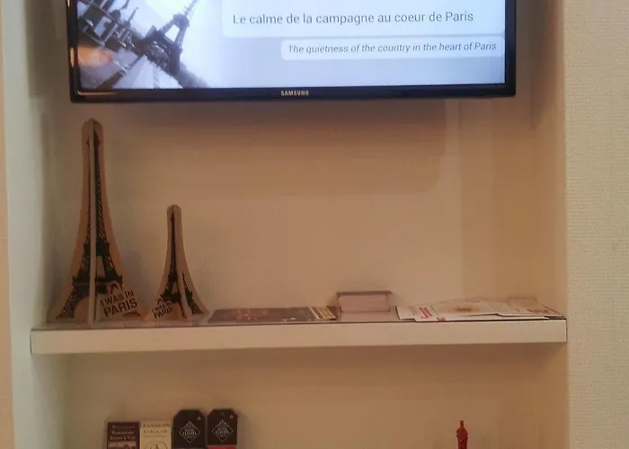 Hotell De La Cite Rougemont Paris